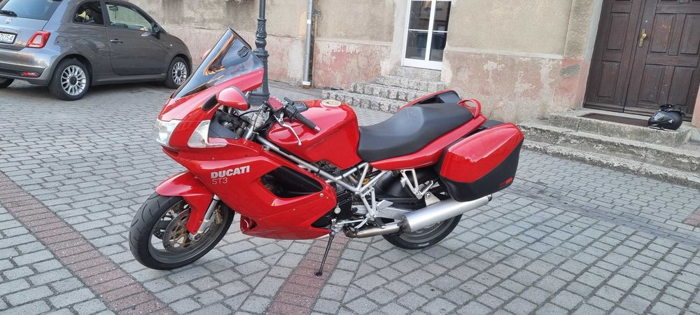 Ducati ST3 dobrze utrzymany.
