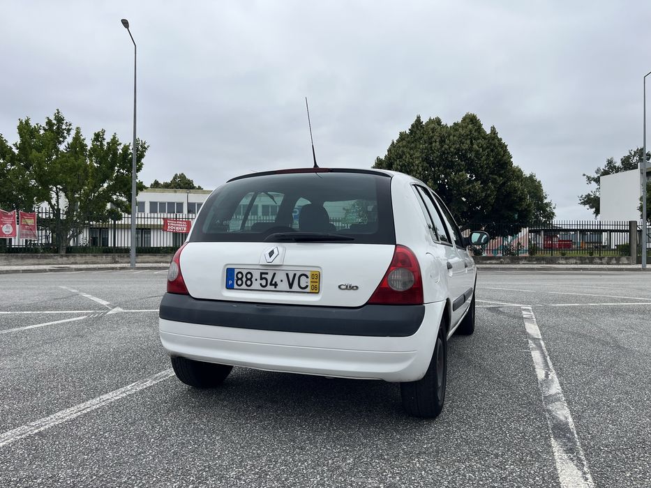 Renault Clio — fotografia 4