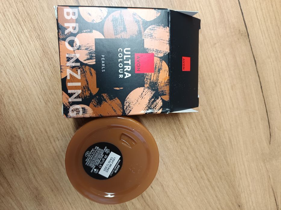 Nowe perełki brązujące Avon - light bronze