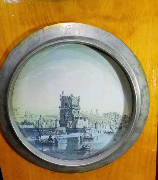 Retábulo estilo náutico a retratar os descobrimentos que Portugal ofereceu ao mundo.