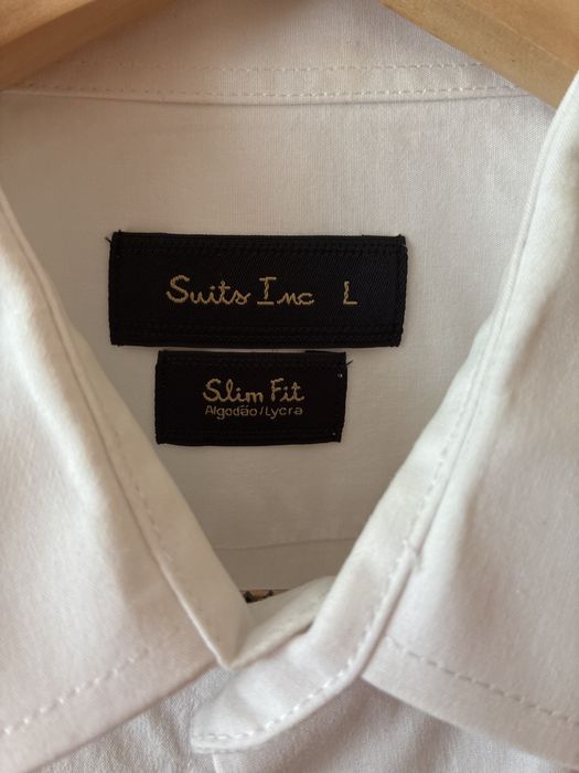 Camisa branca Suits Inc