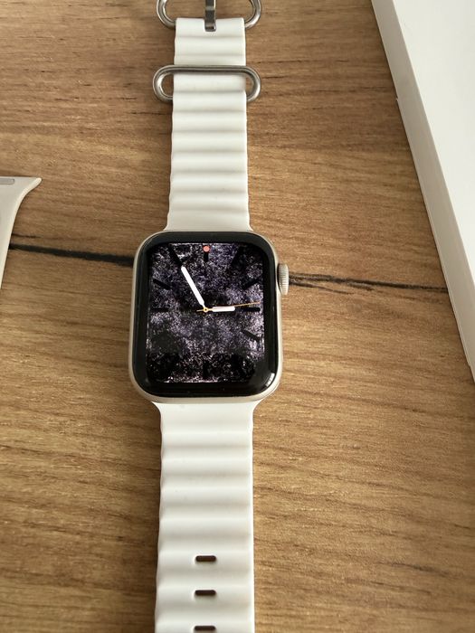 Apple Watch SE 2 40 mm Starlight