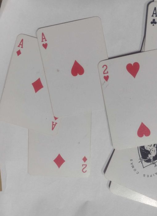 Испанские игральные карты Naipes Comas 17 poker с пластиковым покрытием. 52 карты.