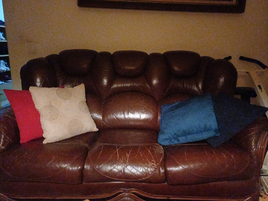 Vendo quarto e sala completos estilo antigo