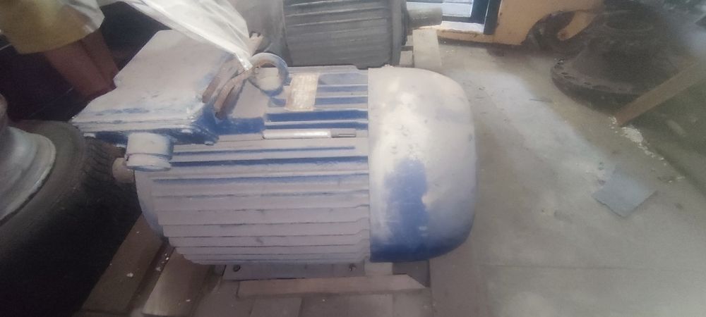 Продам электродвигатель АИР 180 М4 В3