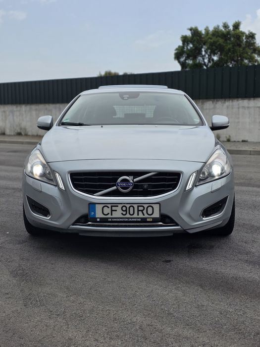 Volvo V60 D6 hybrid plug-in