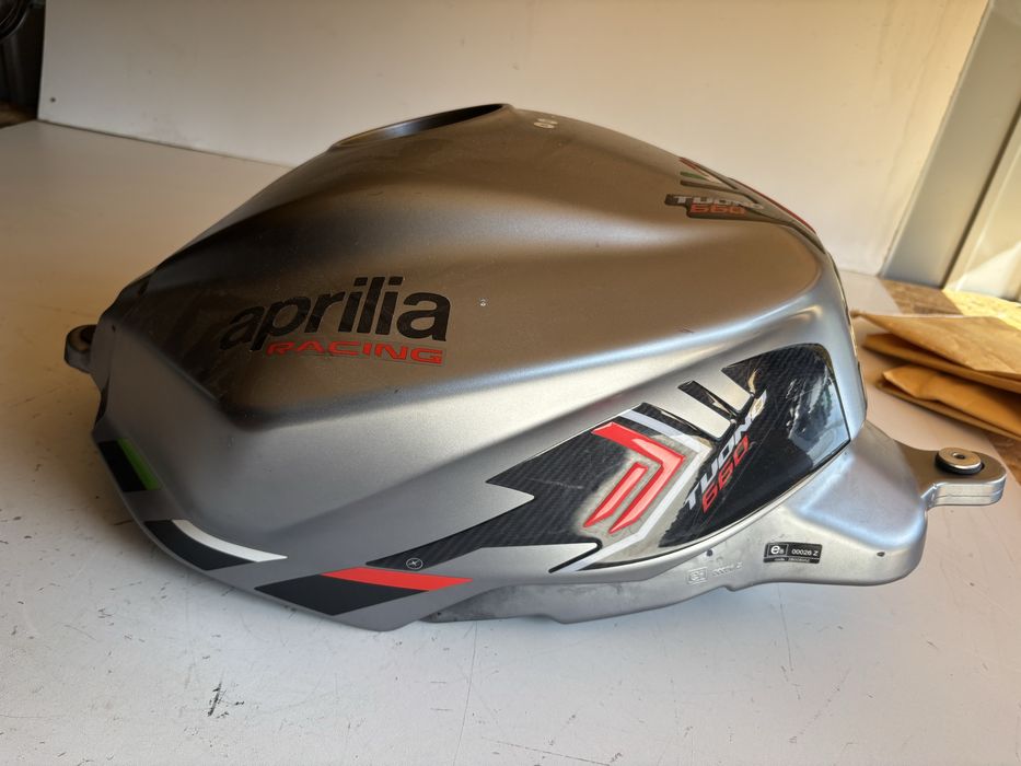 Zbiornik paliwa bak Aprilia TUONO  RS 660