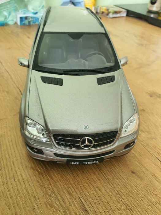 Welly Mercedes ML164 1:18 piękny