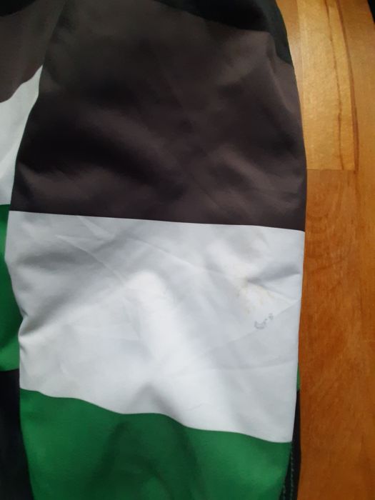 Куртка водонепроникна.