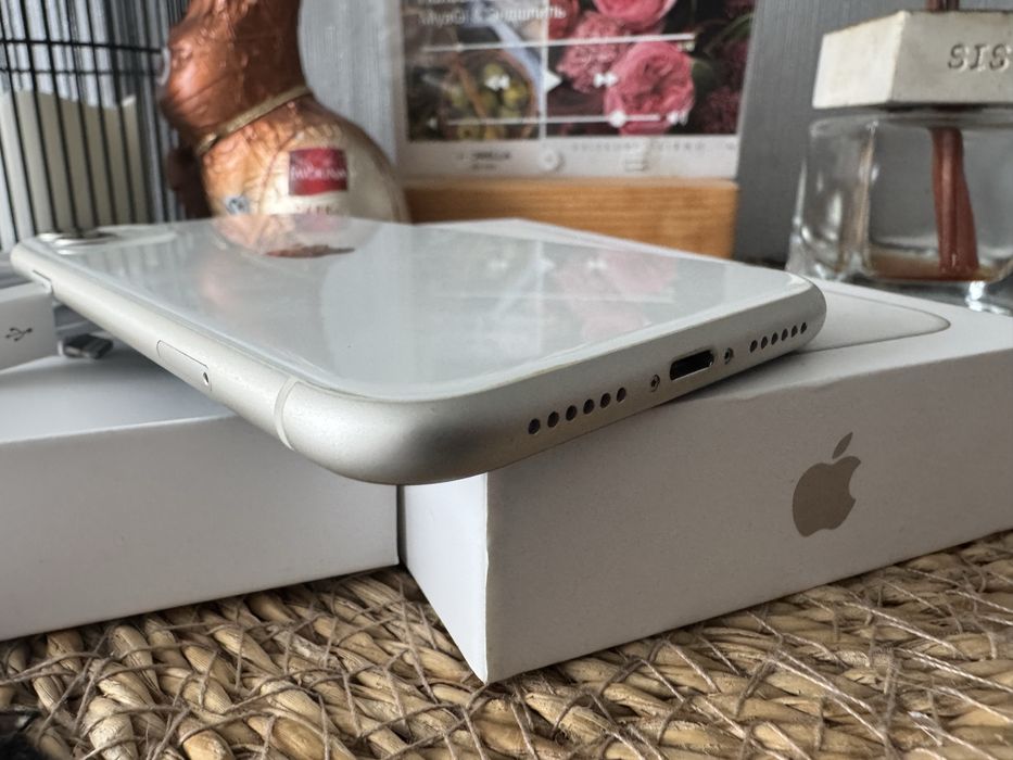 Телефон Iphone11 64gb