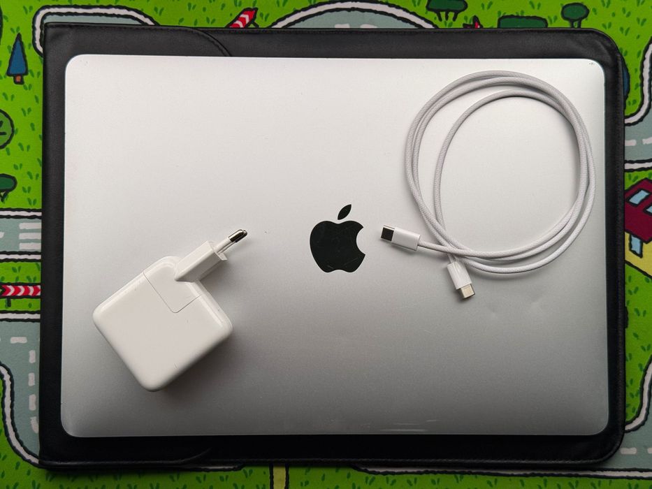 MacBook Air M1 8GB RAM, 512GB pamięci
