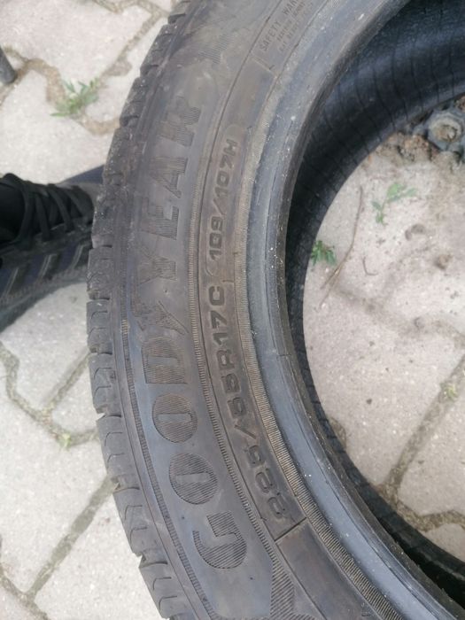 225/55/17 C Goodyear 2025/24