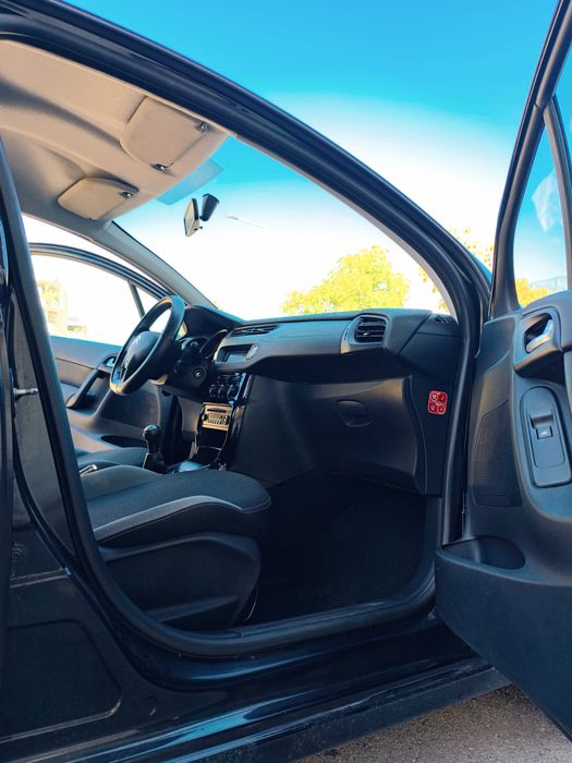 **Citroën C3 1.2 VTi 82cv | 90.000 km | Distribuição feita | Revisão 2026**