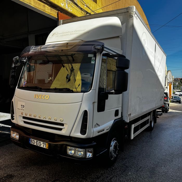 Iveco Euro Cargo em ótimo estado.
