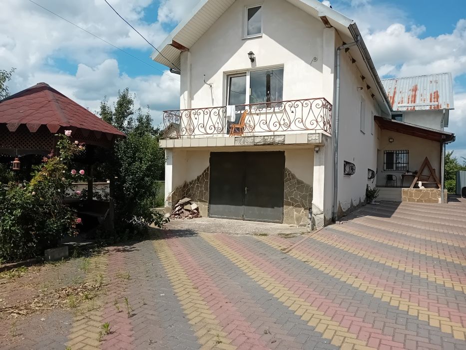 Продам будинок у селі.