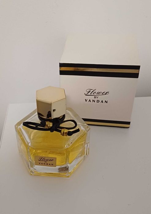 Perfumy flower by vandan