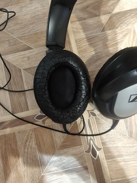 Навушники  Sennheiser  HD201, sony