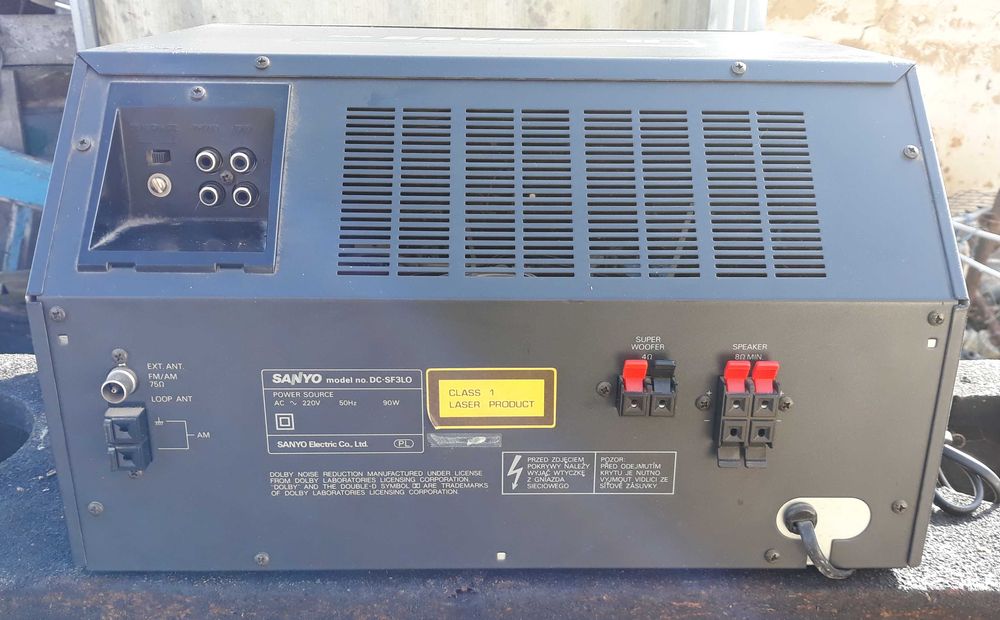 Sanyo DC-SF3LO двухкассетный магнитофон\ FM-AM радио\усилитель и cd