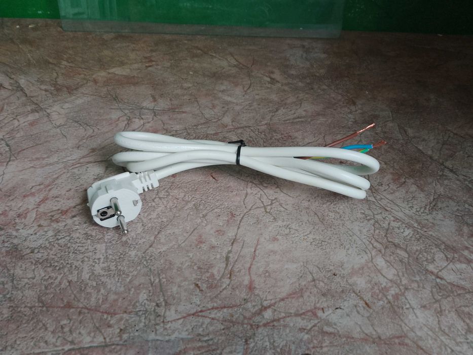 Провод сетевой .