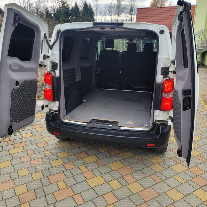 Opel Vivaro 2019r, пасажирний