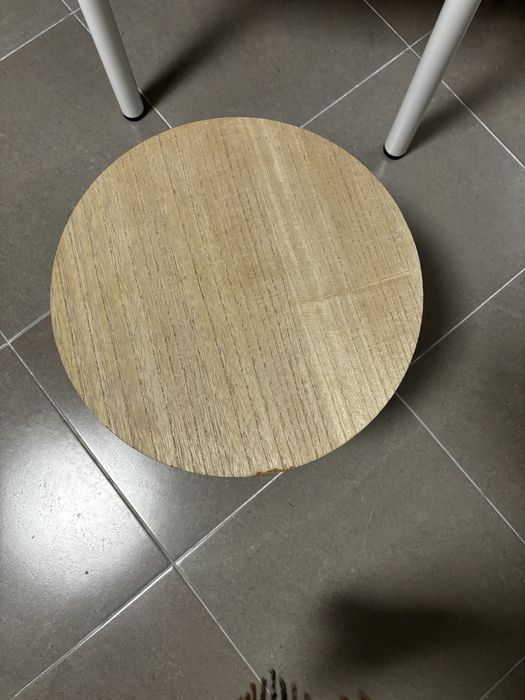 Cesto em metal com tampa