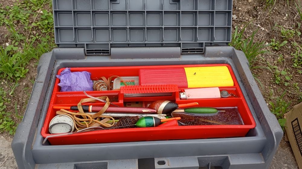 Vário material de pesca