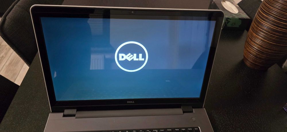 Laptop DELL 17 cali