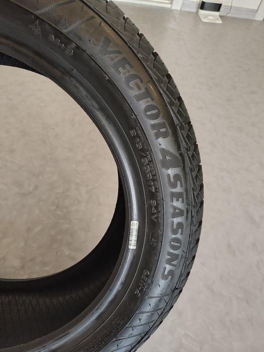 НОВІ  ШИНИ 215/55 17 Goodyear  всезезон