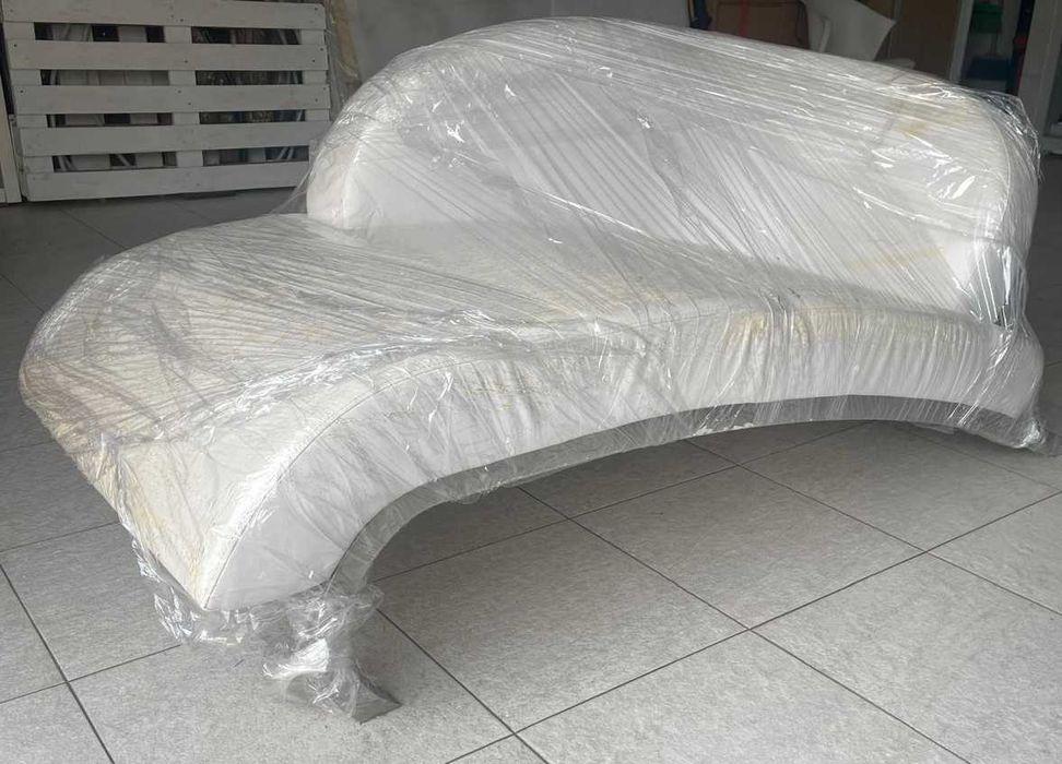 chaise longue com pernas em inox