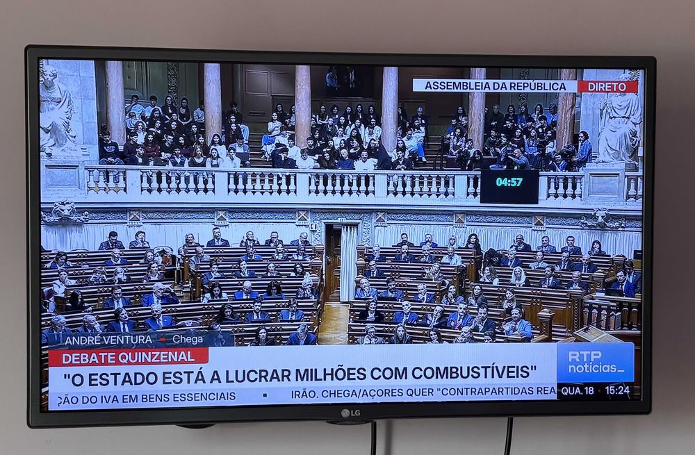 Smart TV 4K LG 32LF5800 de 32" (81,3cm)