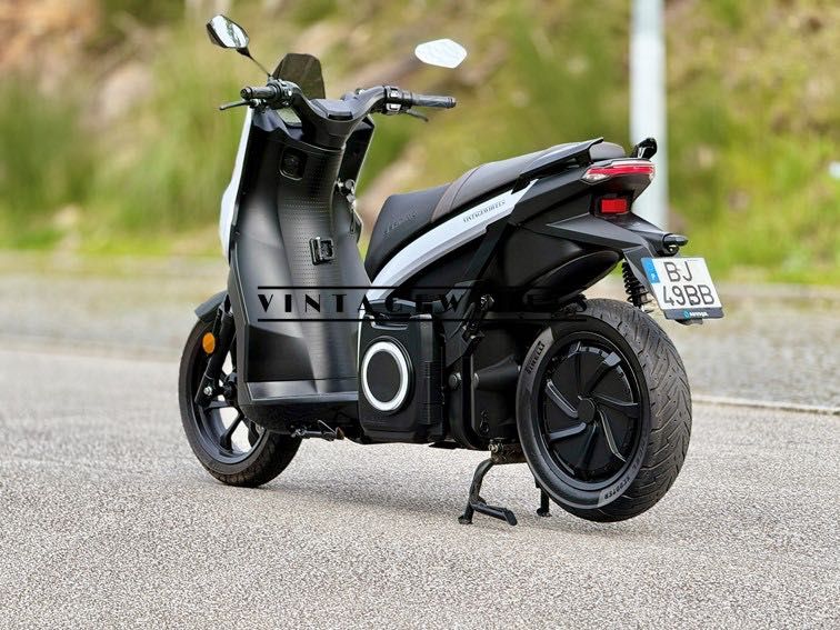 SEAT MÓ 125 – 2024 – Apenas 1.400 km – Scooter Elétrica