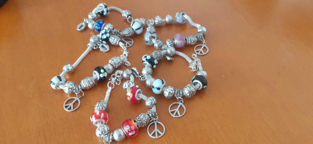 Pulseiras diversas