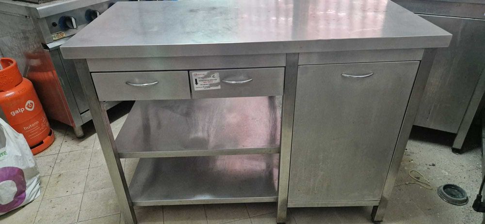 Bancada INOX - Equipamento Restauração e Hotelaria