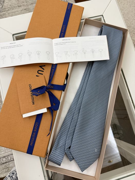 LOUIS VUITTON оригинал. Новый галстук. Идеально на подарок.