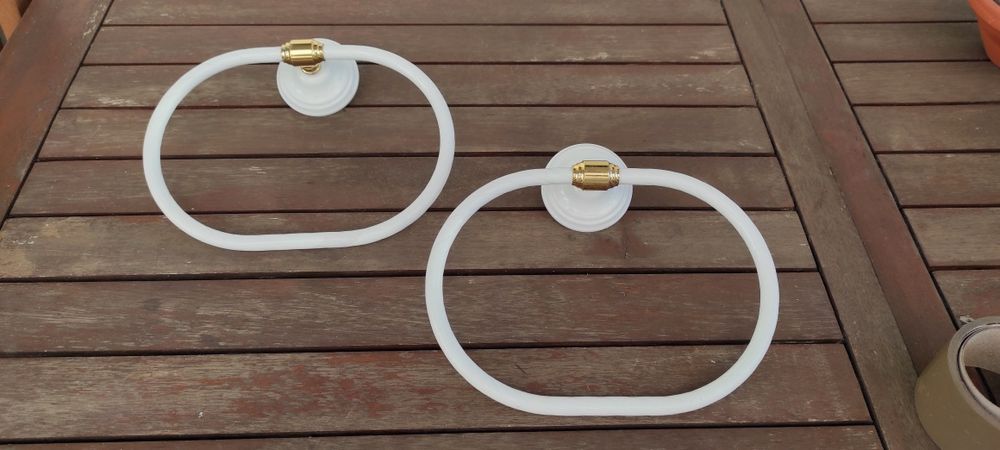 Toalheiros e suporte para rolo de papel higiénico