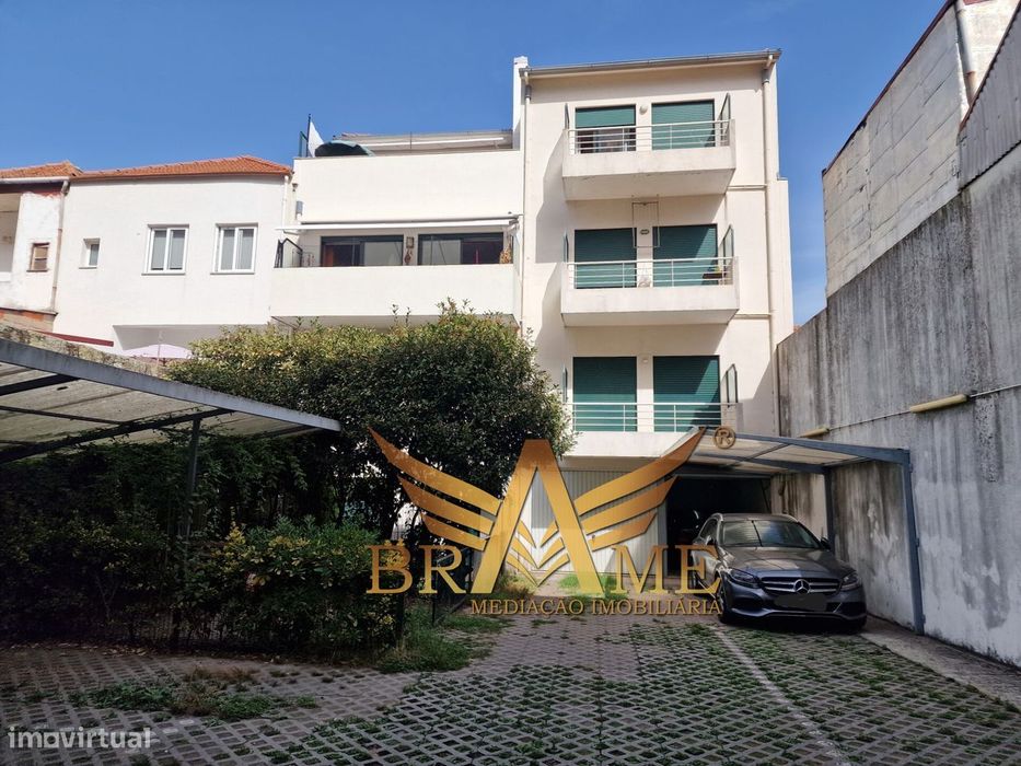 Apartamento T2 Com Lugar De Garagem | Rua Da Constituição - Porto