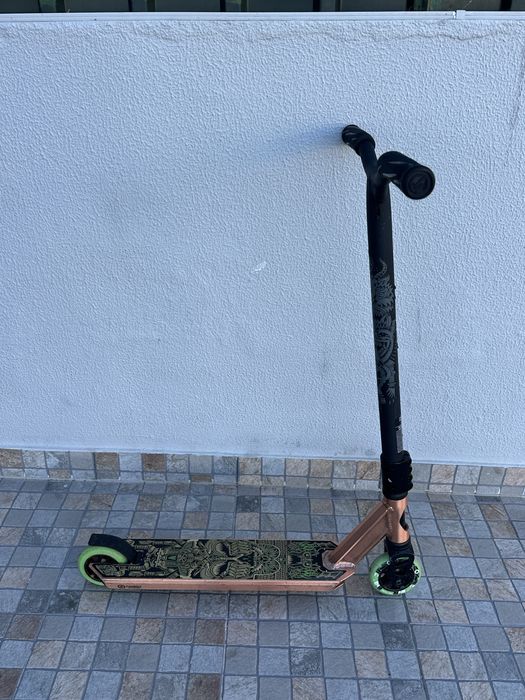 Trotinete criança preta