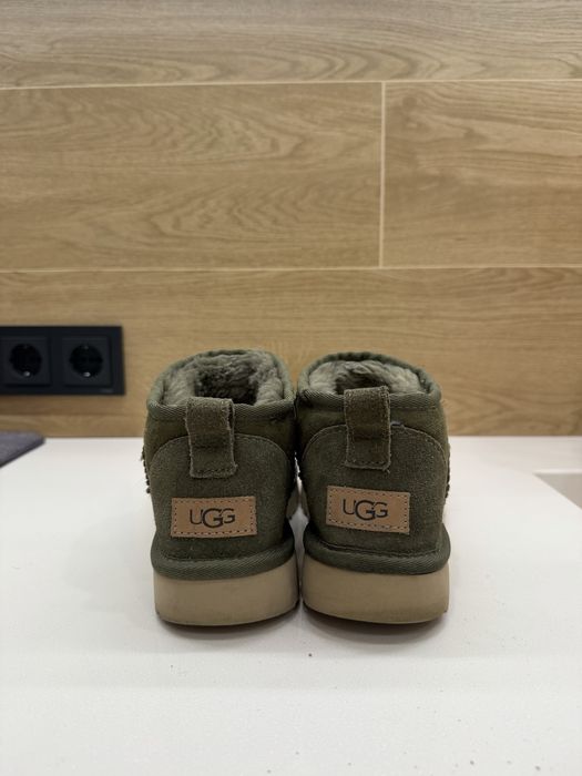 Замшеві ботинки Ugg