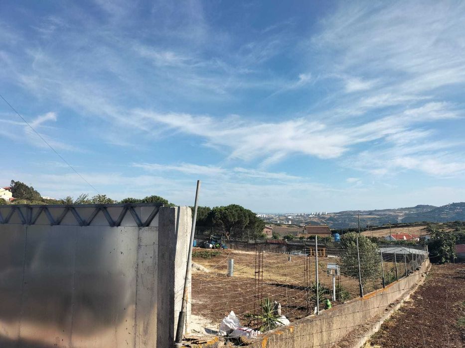 Terreno Urbano 1.640 m² a 5 km de Loures – Santo Antão do Tojal  localizado em Malhapão