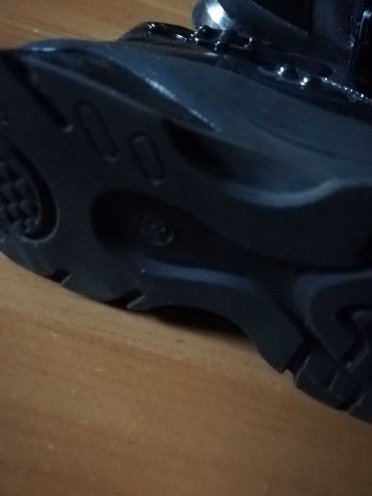 Віддаємо дитяче взуття, одяг бу. По почті не пересилаємо