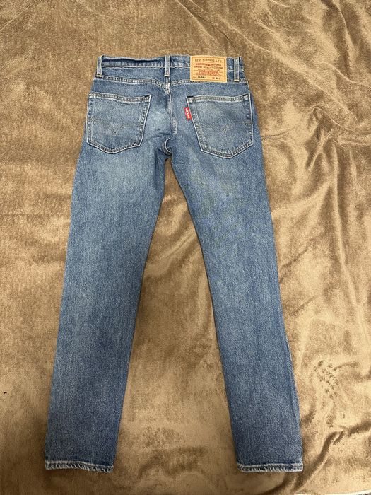Продам джинси Levis .