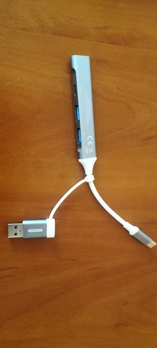 Sprzedaję przełącznik typu c i USB