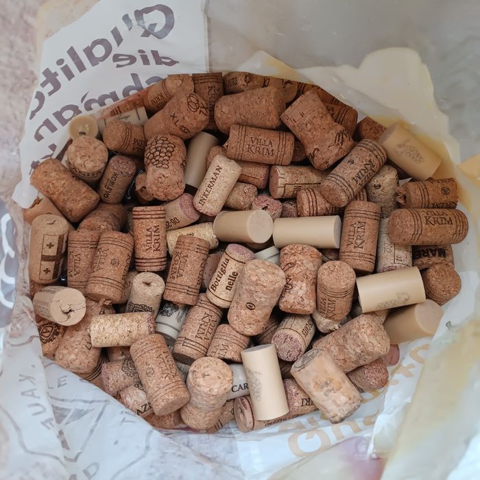 Пробки для декору  полелки