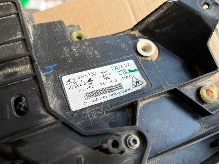 Lampa przód PEUGEOT 308 III T10 matrix full led lewa