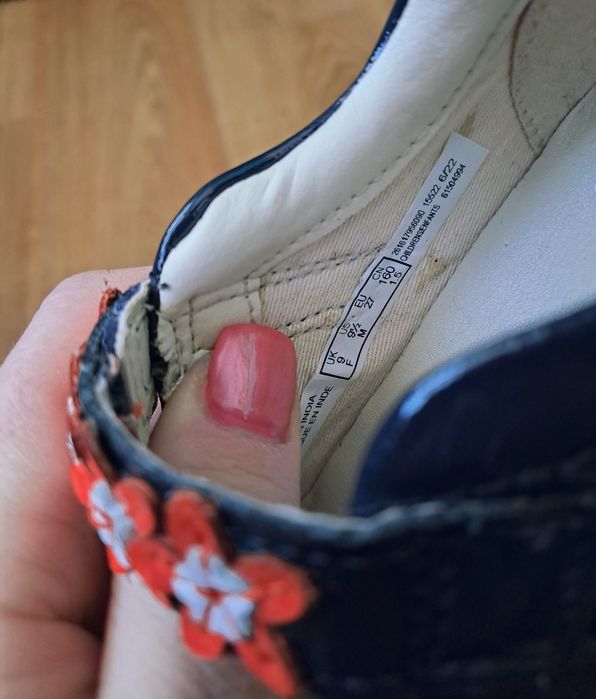 Сині лаковані туфлі туфельки для дівчинки Clark's