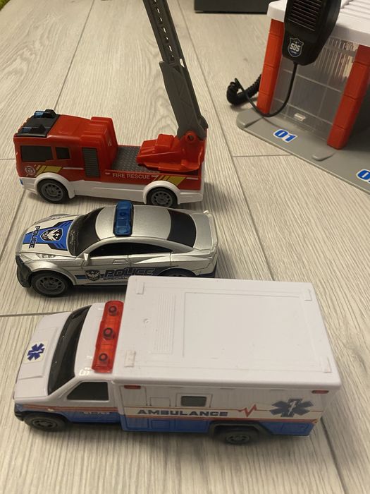 Dickie Toys parking Рятувальний центр зі звуковими ефектами гараж