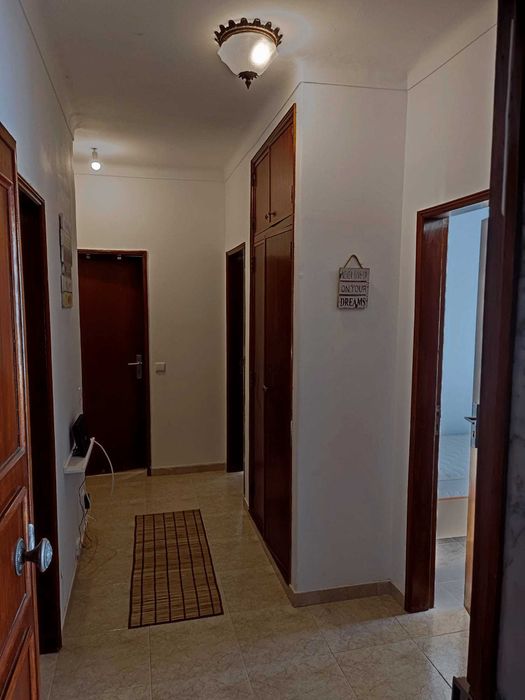 Alugo Quarto - Moita