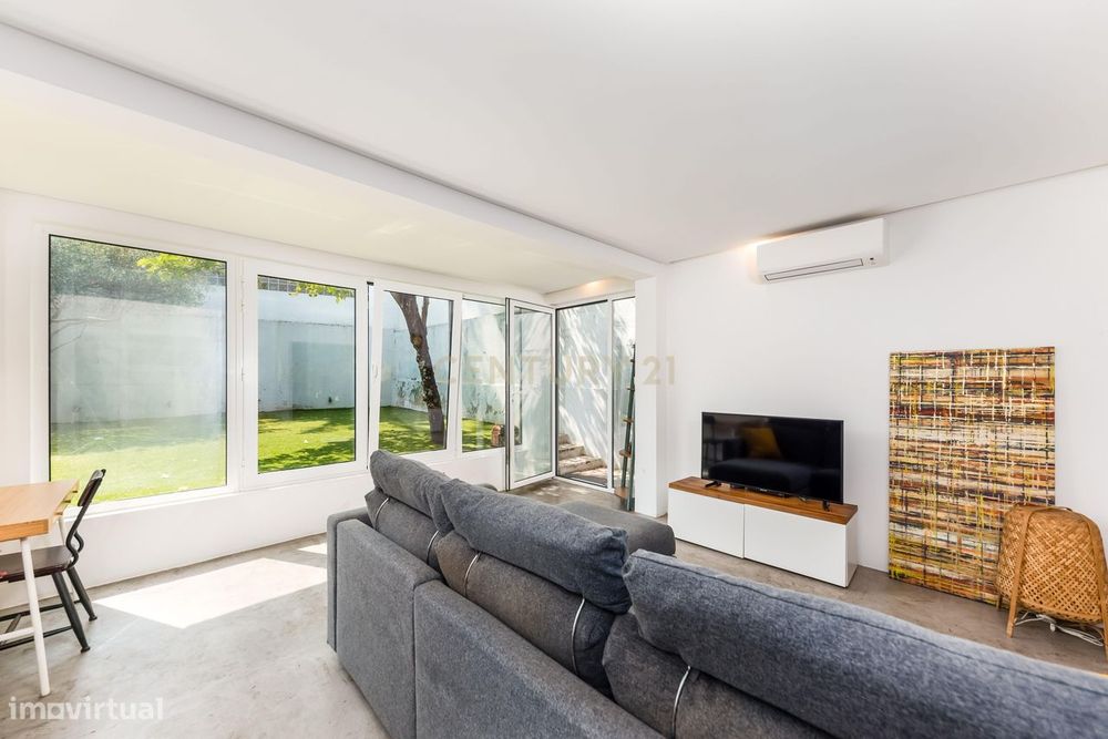 Moradia T2 Renovada com Jardim, Cave e Terraço | Viva o melhor de Belé