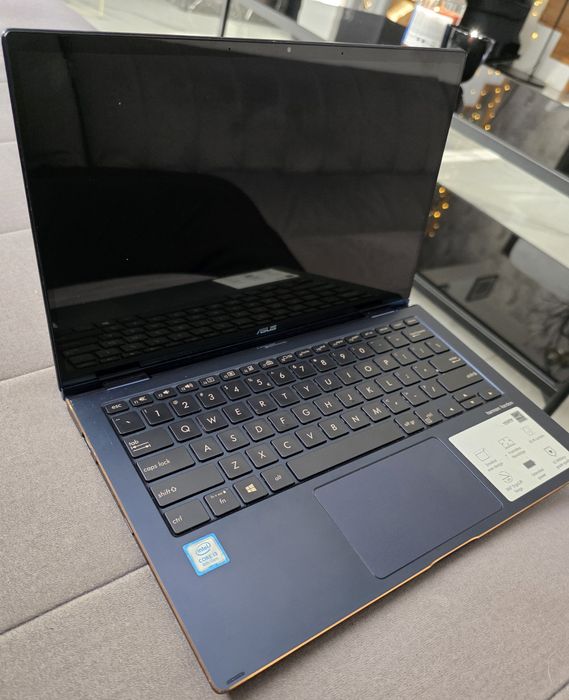 Laptop -tablet asus  niebieski mały stan bardzo dobry