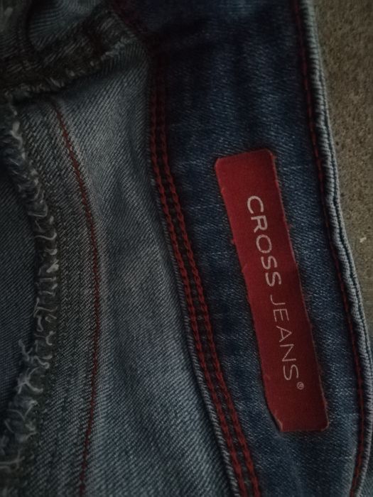 Sprzedam spodnie jeansowe. Szer w pasie 44-47. Dl nogawki 72.